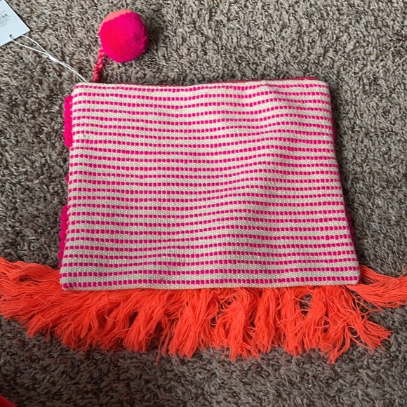 Woven fringe clutch purse - Picture 2 of 3
